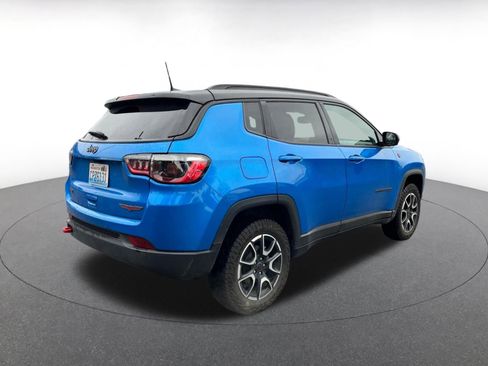 Used 2025 Jeep Compass Trailhawk AWD/4WD image 7