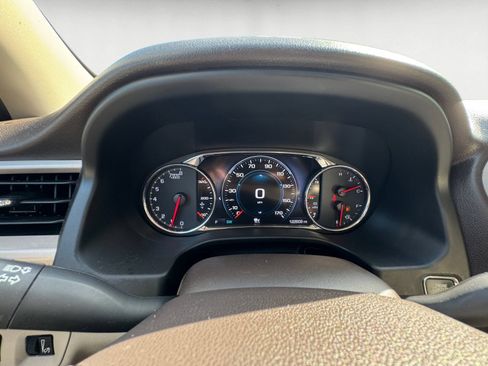 Used 2019 GMC Acadia Denali w/ Technology Package AWD/4WD image 13