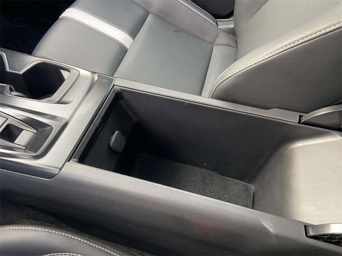 Used 2025 Toyota Camry SE image 25