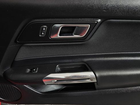 Used 2019 Ford Mustang Coupe image 29