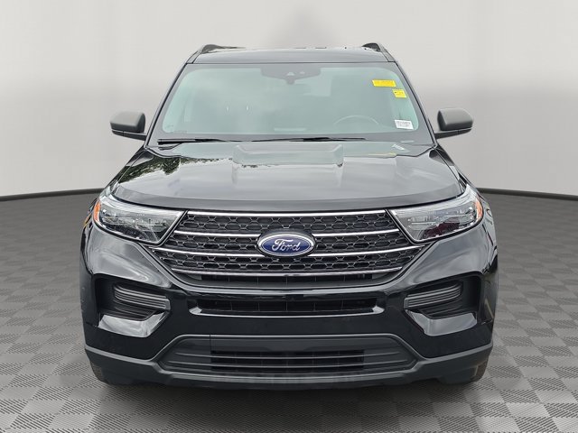 Certified 2024 Ford Explorer XLT RWD image 2