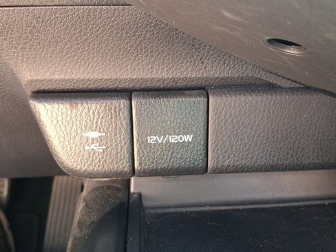 Used 2018 Toyota Camry SE w/ Convenience Package FWD image 23