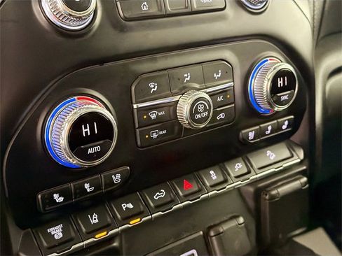 Used 2022 GMC Sierra 2500 Denali image 14