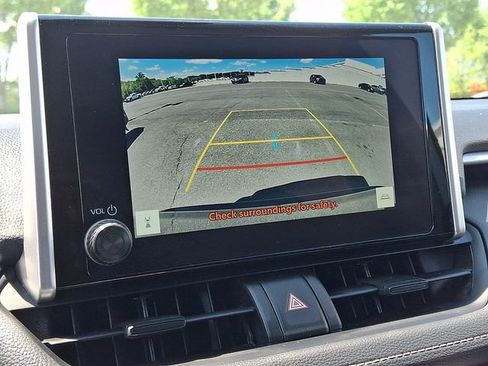 Used 2025 Toyota RAV4 XLE AWD/4WD image 16