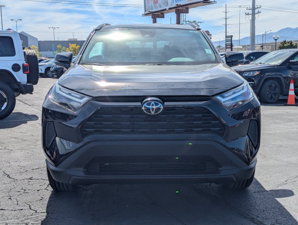 Used 2025 Toyota RAV4 XLE AWD/4WD image 10