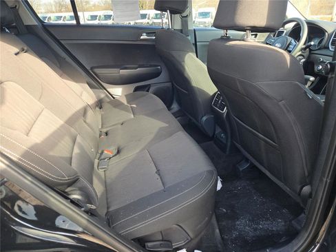 Used 2020 Kia Sportage LX image 9