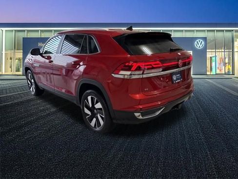 Certified 2024 Volkswagen Atlas Cross Sport SE image 6