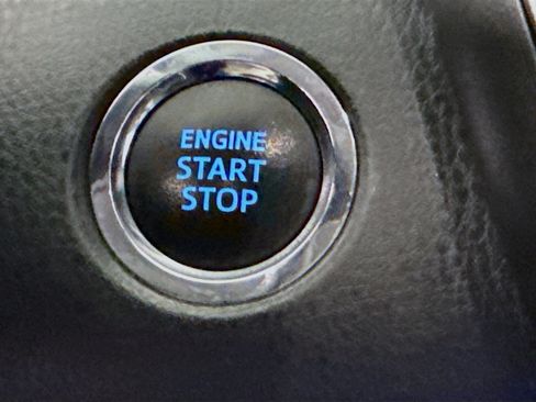 Used 2022 Toyota Camry XLE FWD image 21