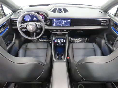 Certified 2025 Porsche Macan 4 Electric AWD/4WD image 15