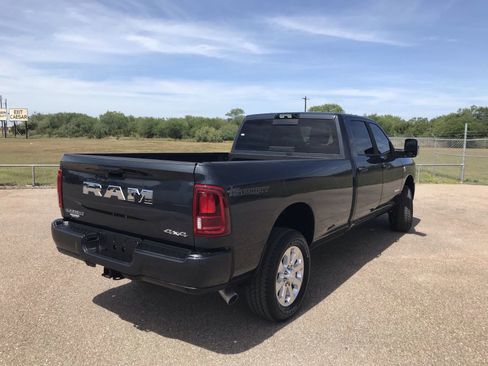 New 2025 RAM 2500 Laramie w/ Sport Appearance Package AWD/4WD image 8
