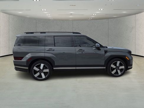 Used 2024 Hyundai Santa Fe Limited image 2