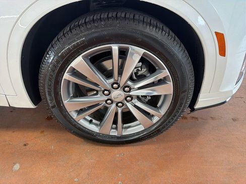 Used 2022 Cadillac XT6 Premium Luxury image 10