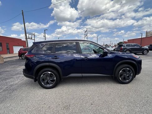 Certified 2025 Nissan Rogue SV w/ SV Premium Package FWD image 5