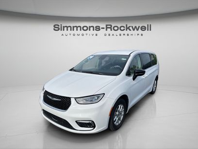 Used 2024 Chrysler Pacifica Touring-L