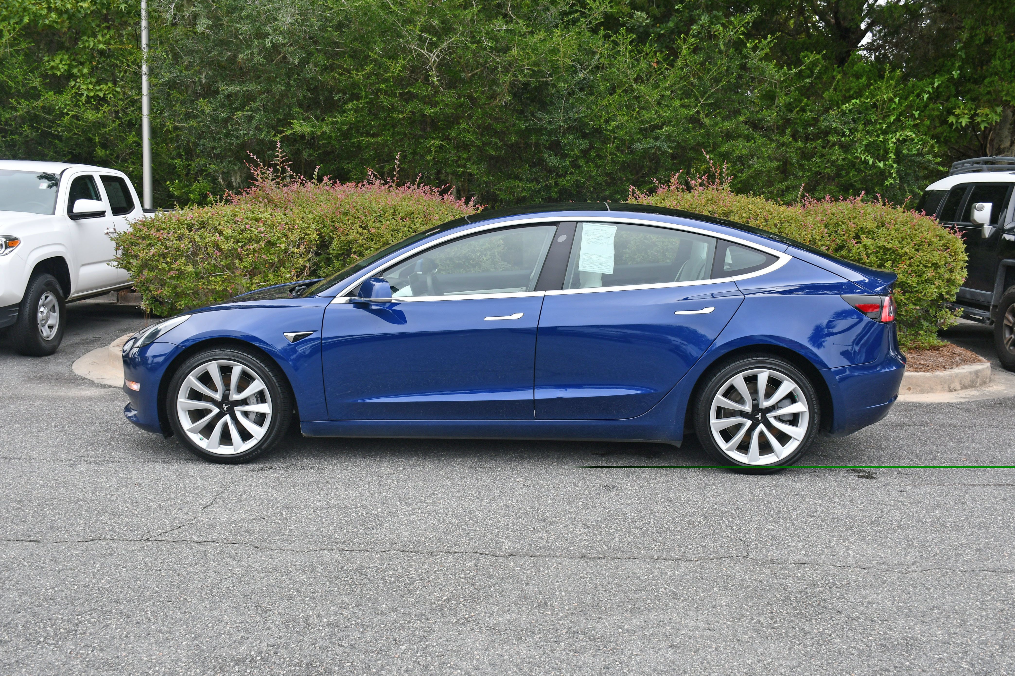 Used 2019 Tesla Model 3 Performance AWD/4WD image 2