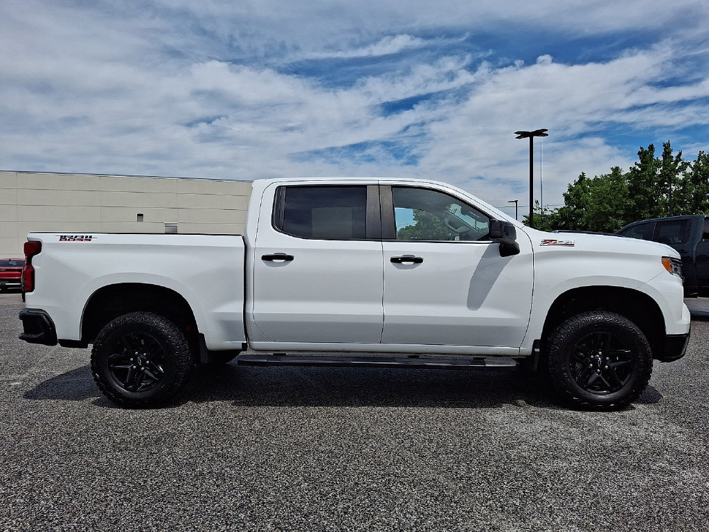 Used 2024 Chevrolet Silverado 1500 LT Trail Boss w/ Protection Package AWD/4WD image 10