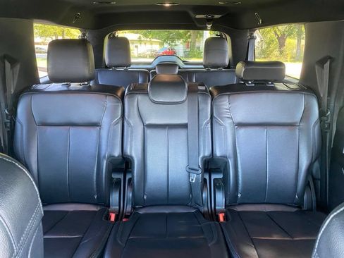 Used 2019 Ford Expedition Max XLT w/ Equipment Group 202A AWD/4WD image 26