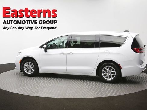 Used 2023 Chrysler Pacifica Touring-L FWD image 63