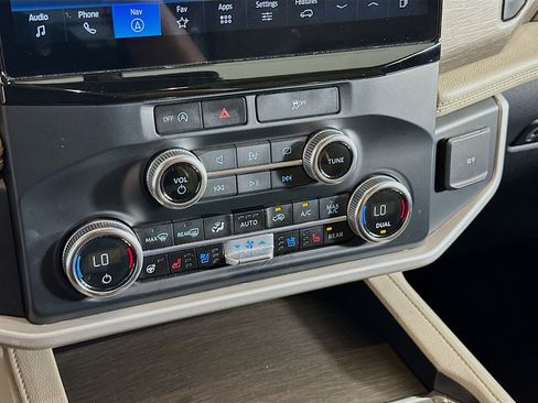 Used 2023 Ford Expedition Max Limited RWD image 24