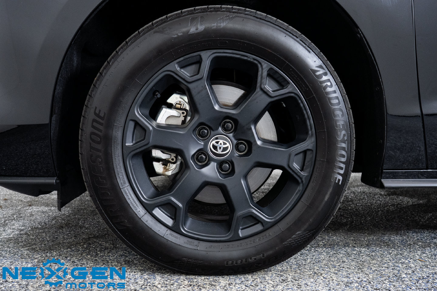 Used 2025 Toyota Sienna XLE Woodland Edition AWD/4WD image 54