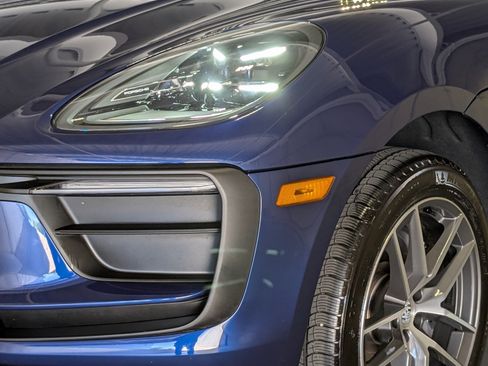 Certified 2026 Porsche Macan AWD/4WD image 13