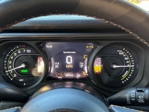 Used 2024 Jeep Wrangler Unlimited AWD/4WD image 29