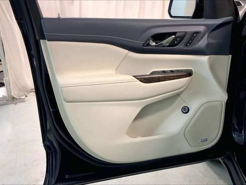 Used 2021 GMC Acadia Denali w/ Denali Ultimate Package image 21