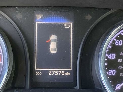 Used 2019 Toyota Camry SE image 25