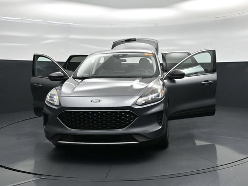 Used 2022 Ford Escape SE FWD image 25