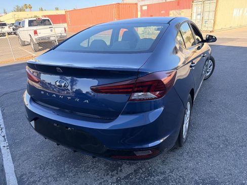 Used 2020 Hyundai Elantra SE FWD image 17