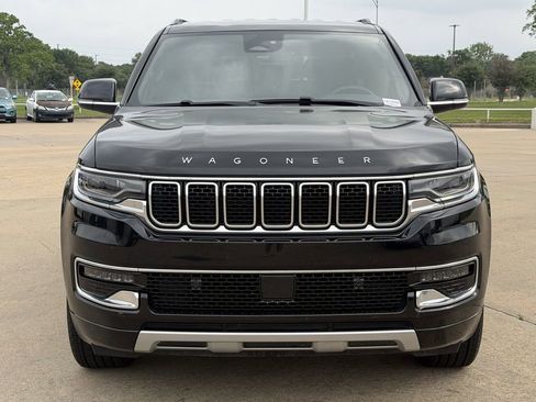 Used 2024 Jeep Wagoneer L Series II RWD image 3