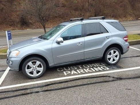 Used 2010 Mercedes-Benz ML 350 4MATIC image 1