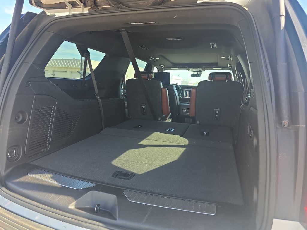 Used 2023 GMC Yukon XL Denali Ultimate AWD/4WD image 21