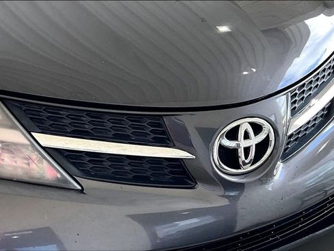 Used 2013 Toyota RAV4 LE FWD image 28