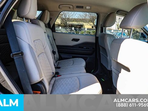 Used 2024 Nissan Pathfinder SV image 24
