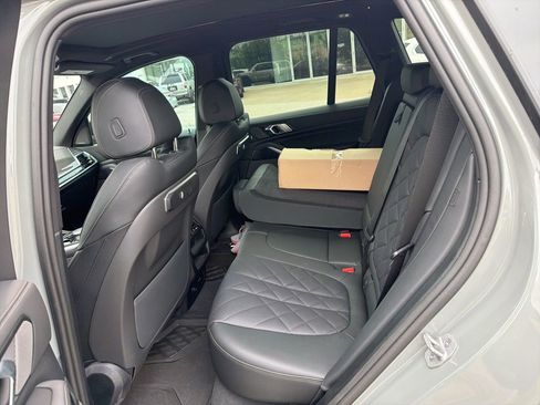 Used 2025 BMW X5 xDrive40i w/ Parking Assistance Package AWD/4WD image 14