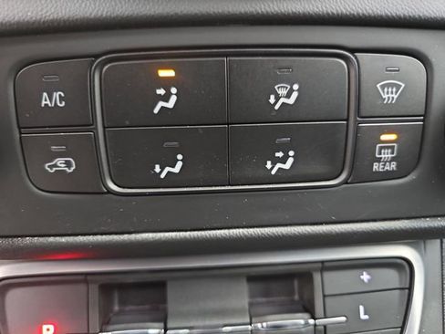 Used 2023 GMC Terrain SLE image 38