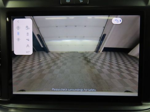 Used 2025 Ford F250 Platinum w/ FX4 Off-Road Package image 25