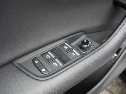 Used 2023 Audi Q8 Premium AWD/4WD image 35