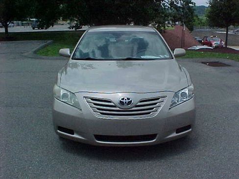 Used 2007 Toyota Camry LE FWD image 3