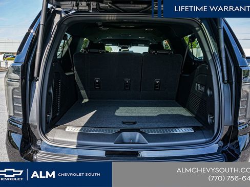 New 2026 Chevrolet Suburban Premier RWD image 23