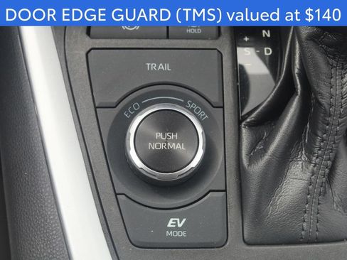 Certified 2021 Toyota RAV4 XLE w/ Convenience Package AWD/4WD image 8