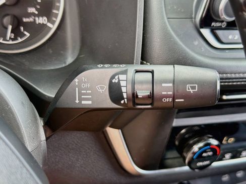 Used 2025 Nissan Rogue SV FWD image 21