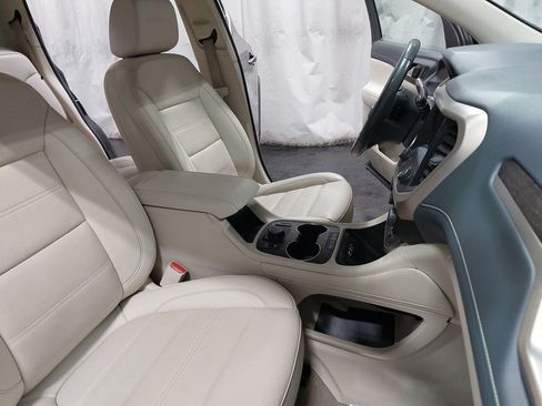 Used 2022 GMC Acadia Denali w/ Denali Ultimate Package image 10