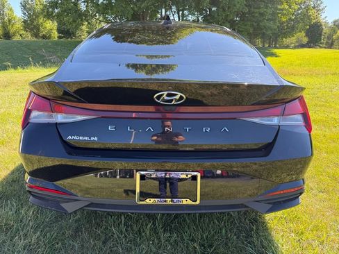Used 2021 Hyundai Elantra SEL FWD image 4