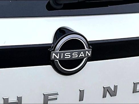 Used 2024 Nissan Pathfinder SL w/ SL Premium Package image 28