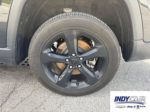 Used 2023 Jeep Grand Cherokee L Laredo AWD/4WD image 12