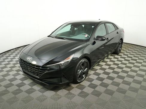 Used 2023 Hyundai Elantra SEL w/ Cargo Package FWD image 27