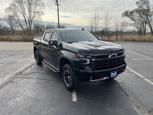 Used 2025 Chevrolet Silverado 1500 ZR2 w/ Technology Package image 8