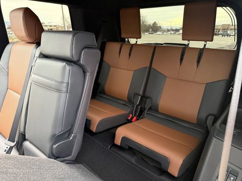 Used 2026 Lexus GX 550 w/ Cold Area Package image 15